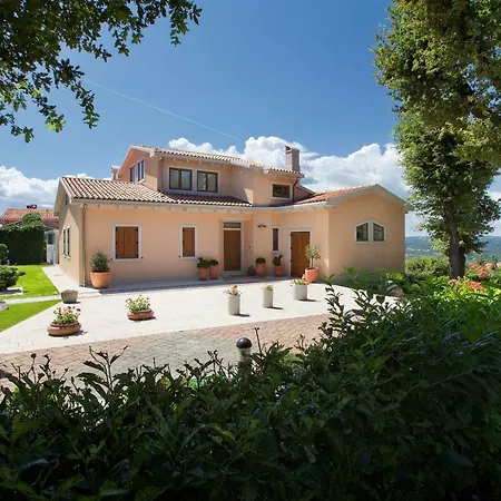 Rosa With Private Pool In Presika Labin (Istria)